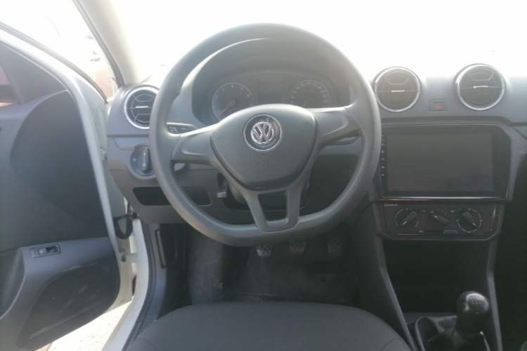 Used Volkswagen Jetta 2017 1.4L Manual Fashion Edition Steering Wheel