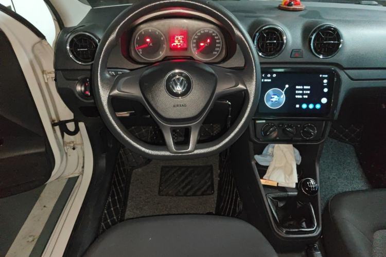 Used Volkswagen Jetta 2017 1.4L Manual Fashion Edition Steering Wheel