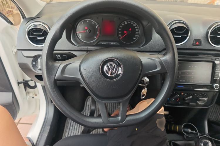 Used Volkswagen Jetta 2017 1.5L Manual Fashion Edition Steering Wheel
