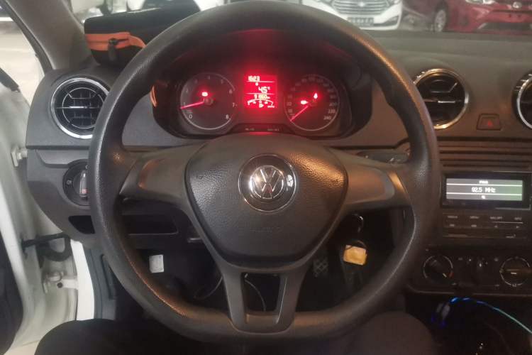 Used Volkswagen Jetta 2017 1.5L Manual Fashion Edition Steering Wheel