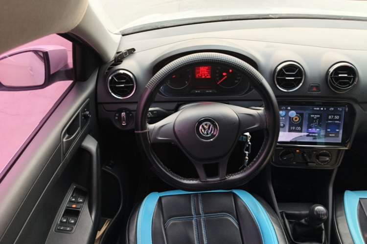 Used Volkswagen Jetta 2017 1.5L Manual Fashion Edition Steering Wheel