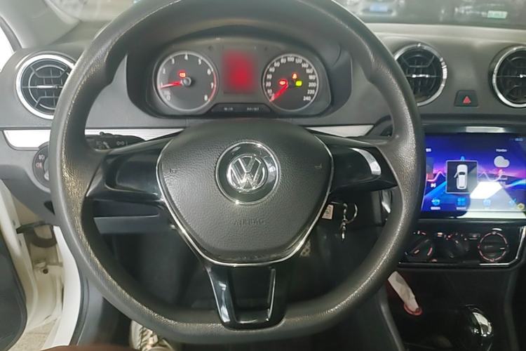 Used Volkswagen Jetta 2017 1.5L Automatic Comfort Model Steering Wheel