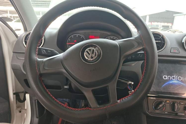 Used Volkswagen Jetta 2017 1.5L Manual Fashion Edition Steering Wheel