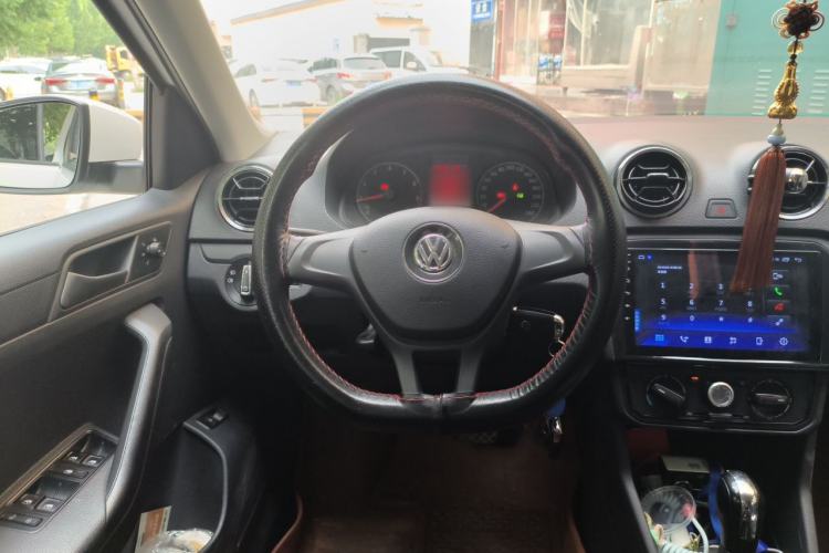 Used Volkswagen Jetta 2017 1.5L Automatic Fashion Model Steering Wheel