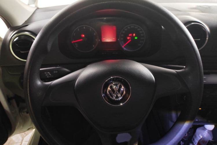 Used Volkswagen Jetta 2017 1.5L Automatic Fashion Model Steering Wheel