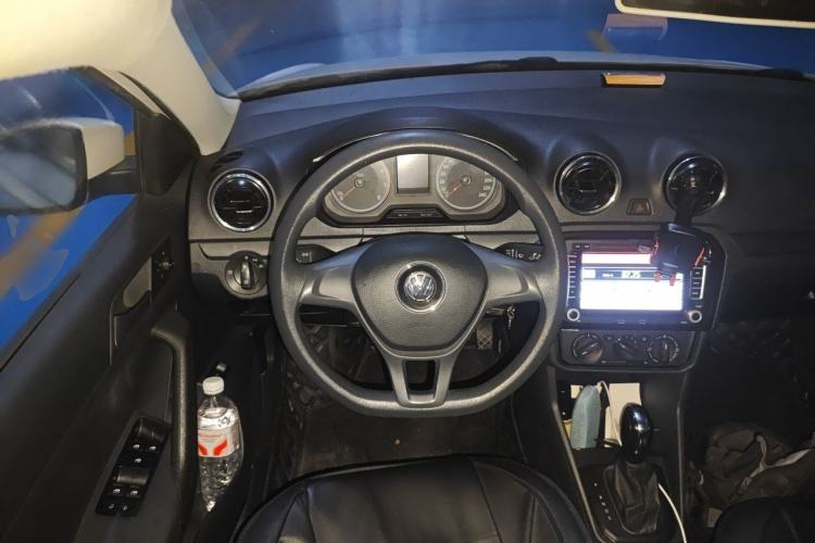 Used Volkswagen Jetta 2017 1.5L Automatic Fashion Model Steering Wheel