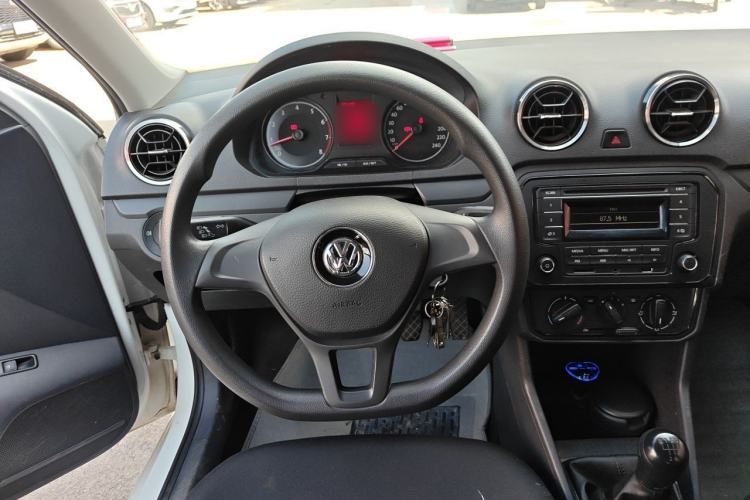 Used Volkswagen Jetta 2017 1.5L Manual Fashion Edition Steering Wheel
