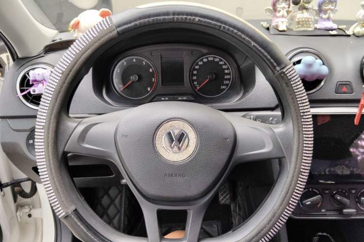 Used Volkswagen Jetta 2017 1.5L Automatic Fashion Model Steering Wheel