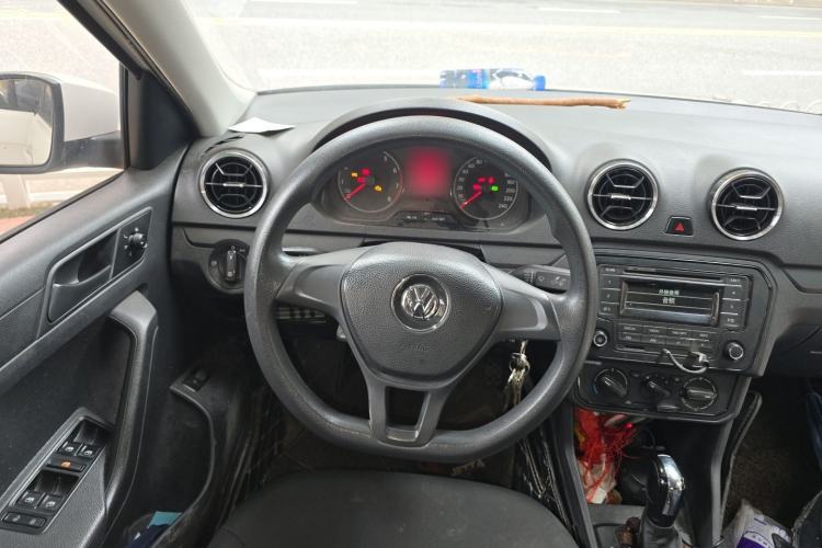 Used Volkswagen Jetta 2017 1.5L Automatic Fashion Model Steering Wheel