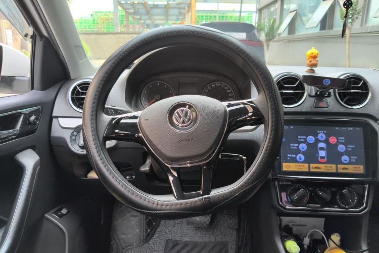 Used Volkswagen Jetta 2017 1.5L Automatic Comfort Model Steering Wheel