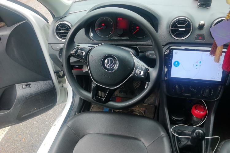 Used Volkswagen Jetta 2017 1.5L Manual Fashion Edition Steering Wheel