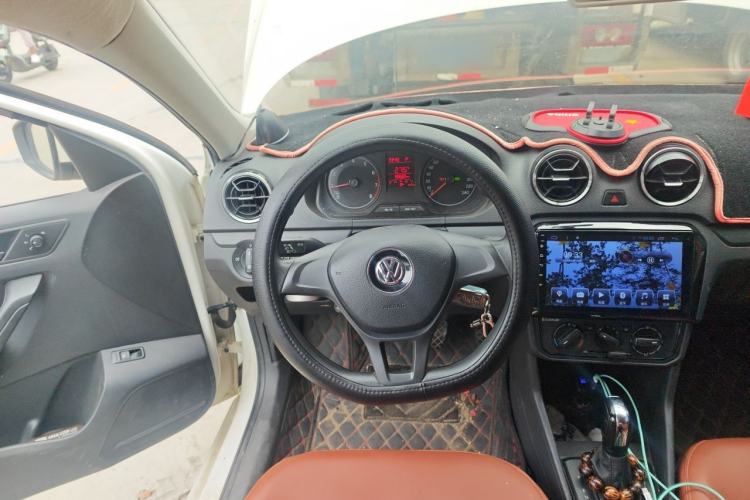 Used Volkswagen Jetta 2017 1.5L Automatic Fashion Model Steering Wheel