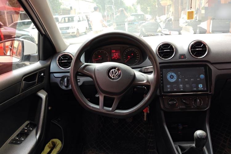 Used Volkswagen Jetta 2017 1.4L Manual Fashion Edition Steering Wheel