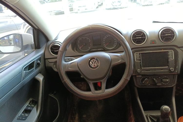 Used Volkswagen Jetta 2017 1.4L Manual Fashion Edition Steering Wheel