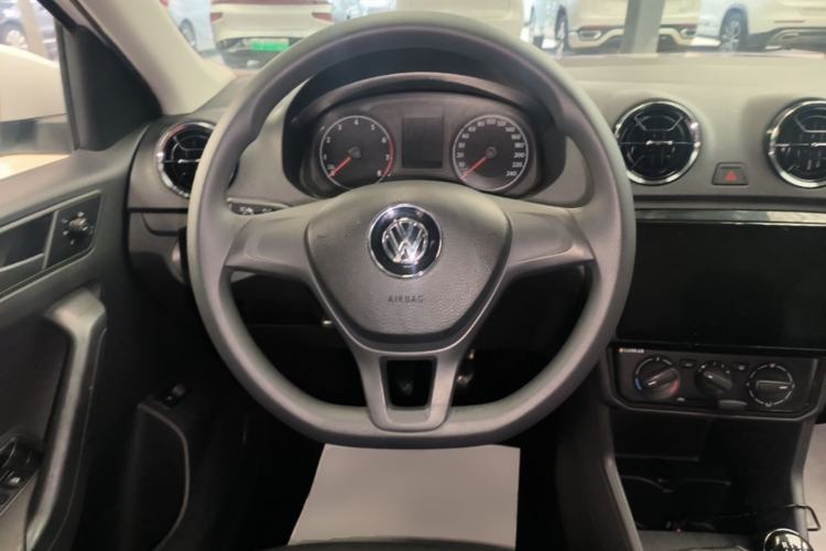 Used Volkswagen Jetta 2017 1.4L Manual Fashion Edition Steering Wheel
