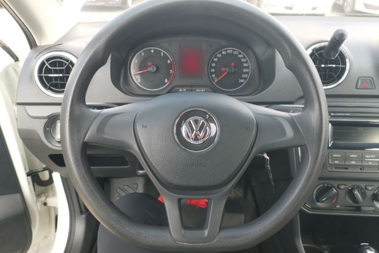 Used Volkswagen Jetta 2017 1.5L Automatic Fashion Model Steering Wheel