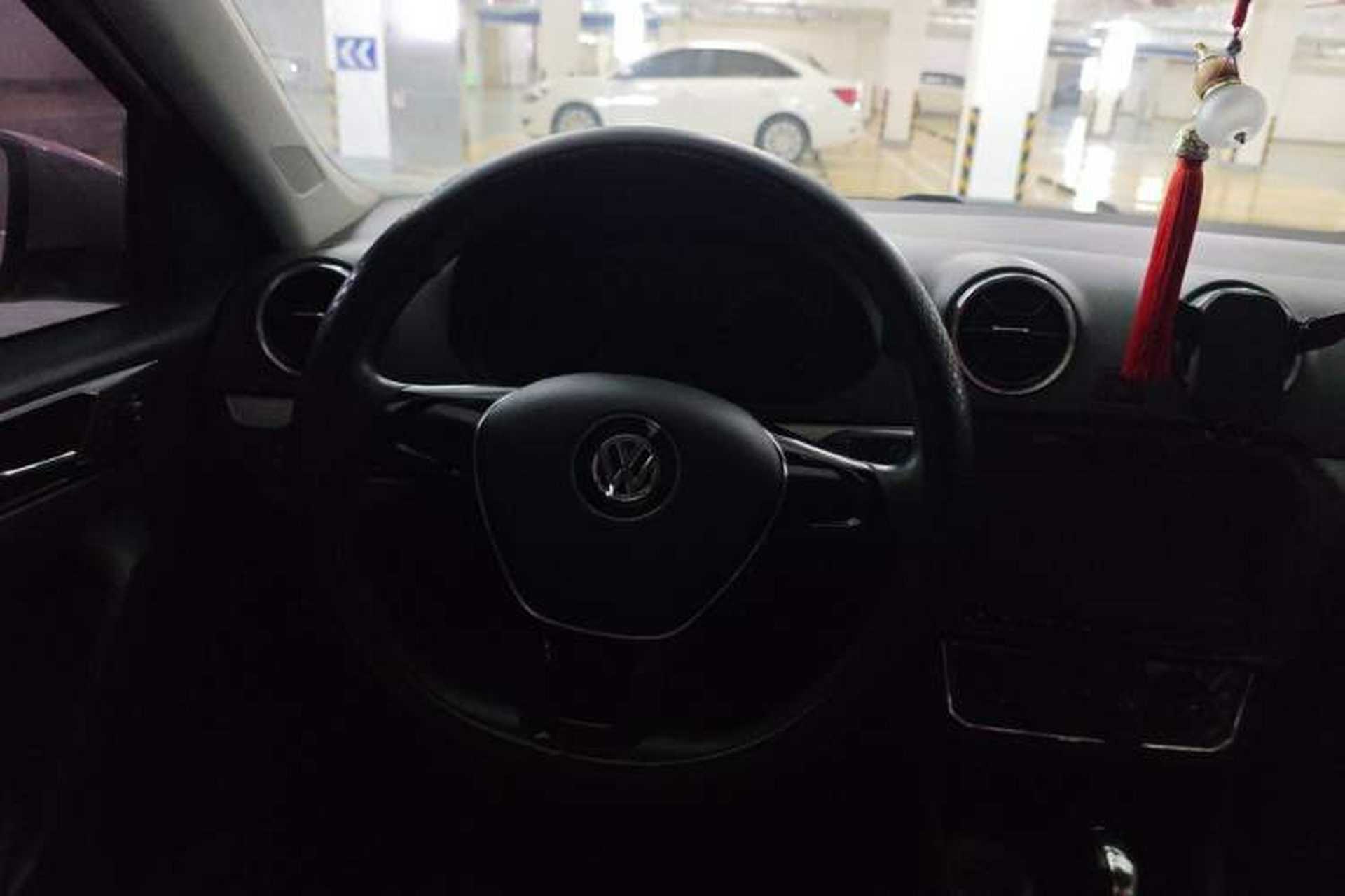 Used Volkswagen Jetta 2017 1.5L Automatic Comfort Model Steering Wheel
