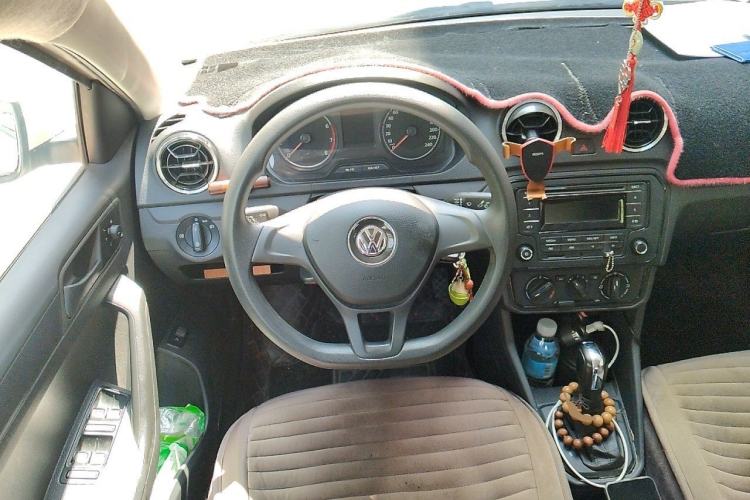 Used Volkswagen Jetta 2017 1.5L Automatic Fashion Model Steering Wheel