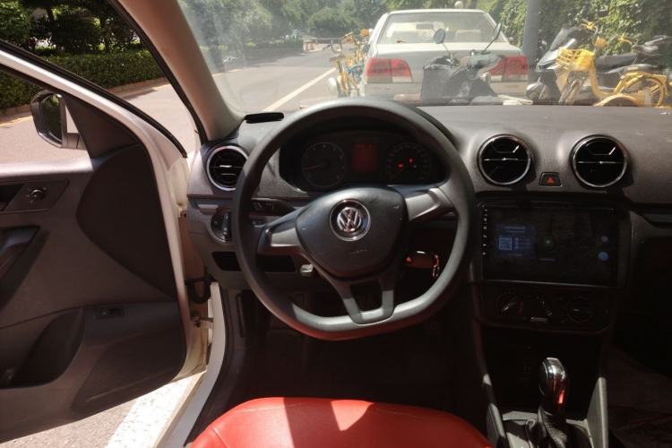 Used Volkswagen Jetta 2017 1.5L Automatic Fashion Model Steering Wheel