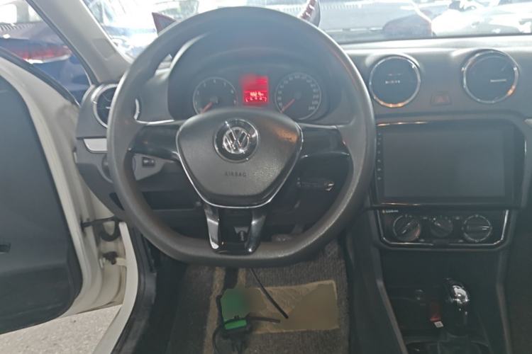 Used Volkswagen Jetta 2017 1.5L Automatic Comfort Model Steering Wheel