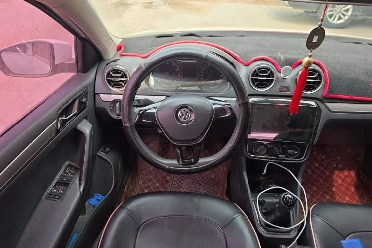 Used Volkswagen Jetta 2017 1.4L Manual Comfort Model Steering Wheel