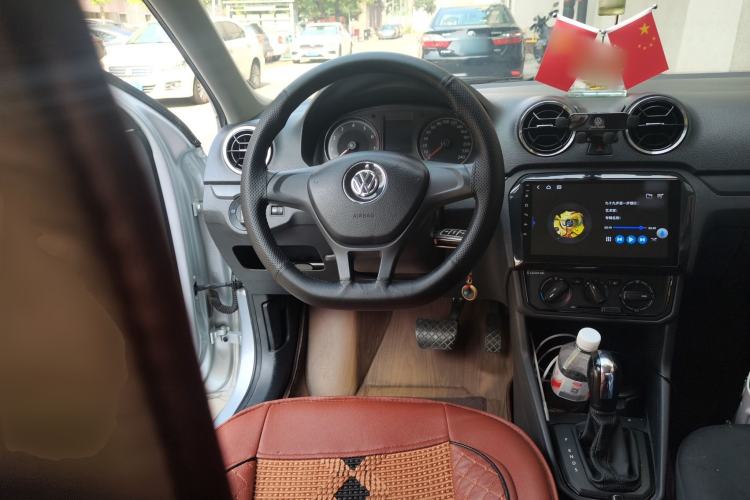 Used Volkswagen Jetta 2017 1.5L Automatic Fashion Model Steering Wheel