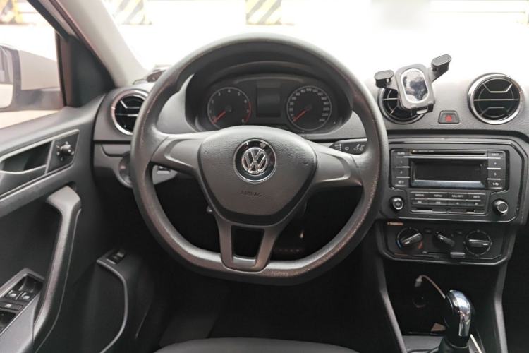 Used Volkswagen Jetta 2017 1.5L Automatic Fashion Model Steering Wheel