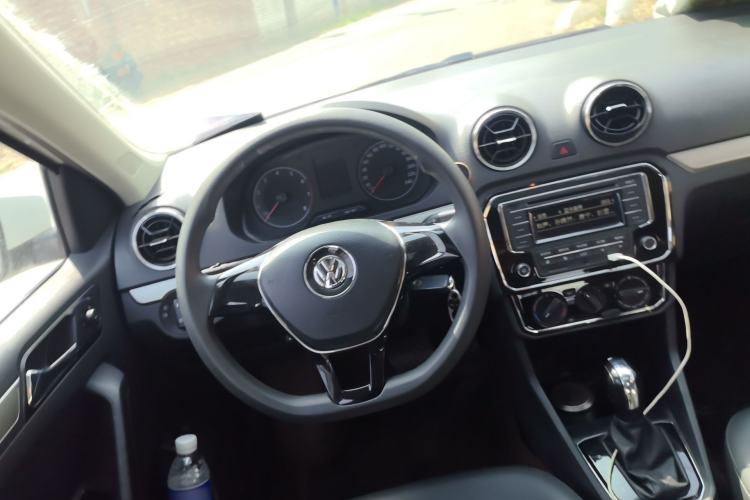 Used Volkswagen Jetta 2017 1.5L Automatic Comfort Model Steering Wheel