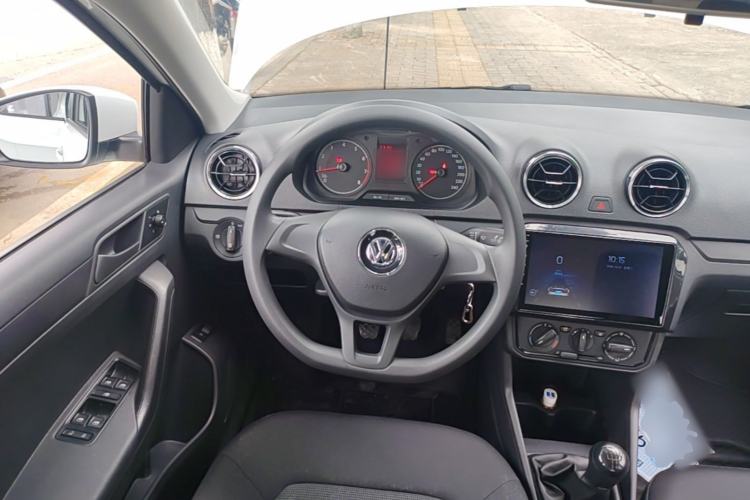Used Volkswagen Jetta 2017 1.5L Manual Fashion Edition Steering Wheel