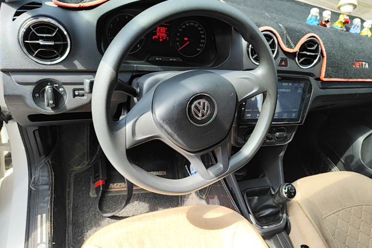 Used Volkswagen Jetta 2017 1.5L Manual Fashion Edition Steering Wheel