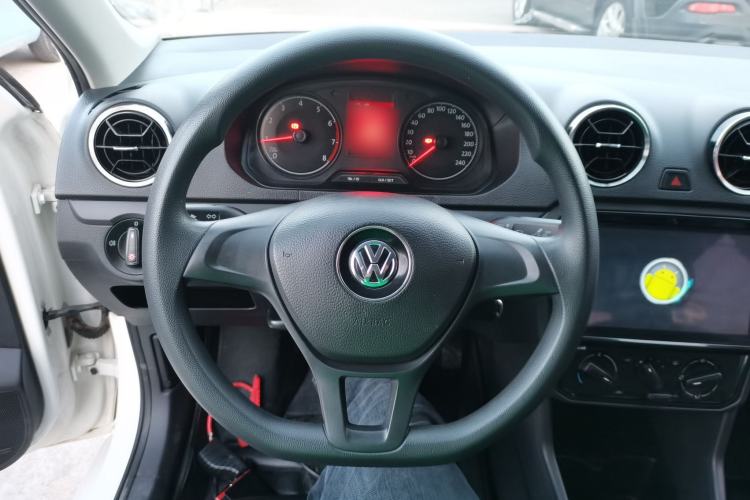 Used Volkswagen Jetta 2017 1.5L Manual Fashion Edition Steering Wheel