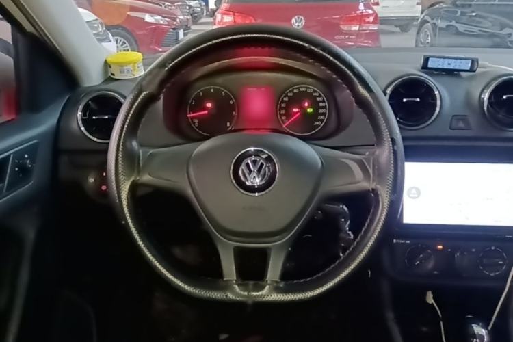 Used Volkswagen Jetta 2017 1.5L Automatic Fashion Model Steering Wheel