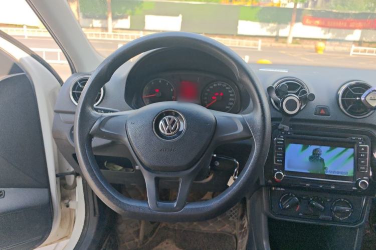 Used Volkswagen Jetta 2017 1.5L Manual Fashion Edition Steering Wheel