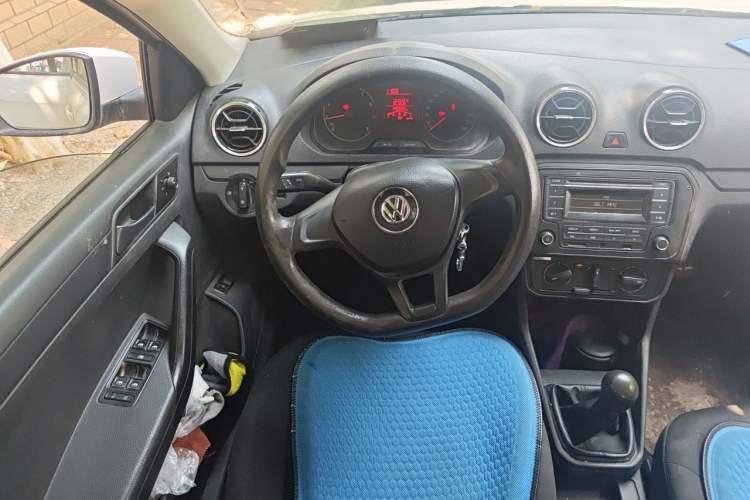 Used Volkswagen Jetta 2017 1.5L Manual Fashion Edition Steering Wheel