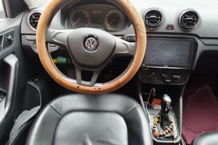 Used Volkswagen Jetta 2017 1.5L Automatic Fashion Model Steering Wheel