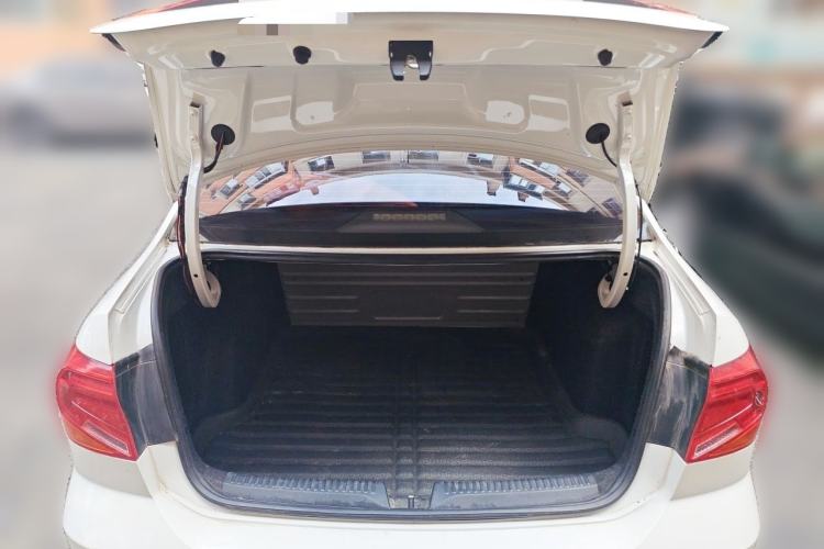 Used Volkswagen Jetta 2017 1.5L Automatic Fashion Model Trunk