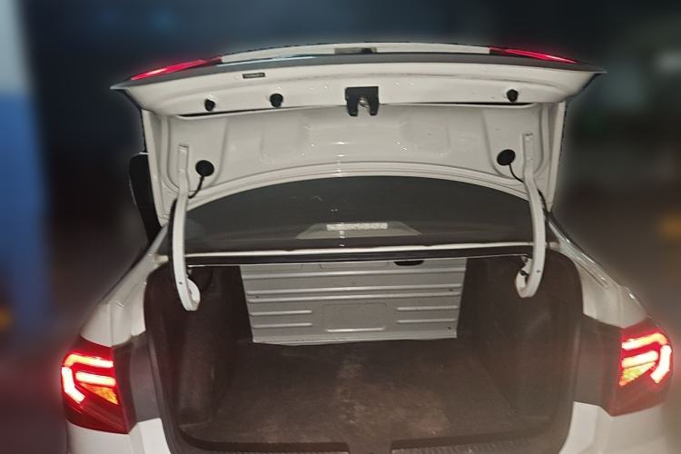 Used Volkswagen Jetta 2017 1.4L Manual Fashion Edition Trunk