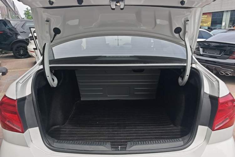 Used Volkswagen Jetta 2017 1.5L Automatic Comfort Model Trunk