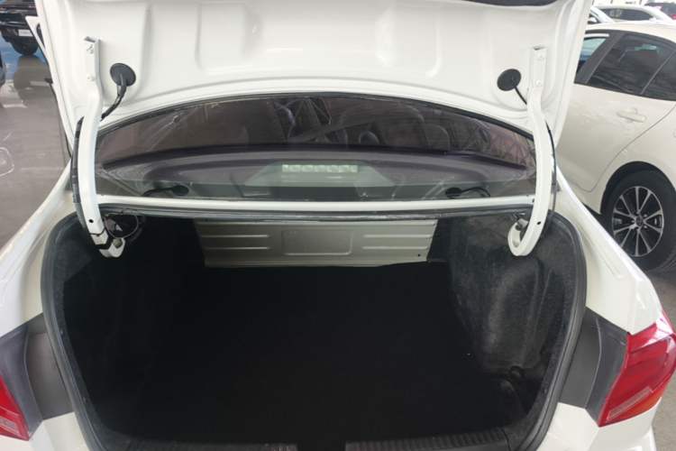 Used Volkswagen Jetta 2017 1.5L Automatic Comfort Model Trunk