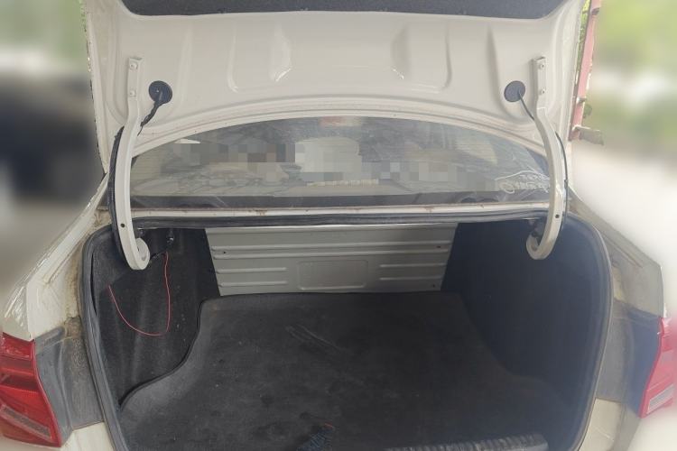 Used Volkswagen Jetta 2017 1.4L Manual Fashion Edition Trunk