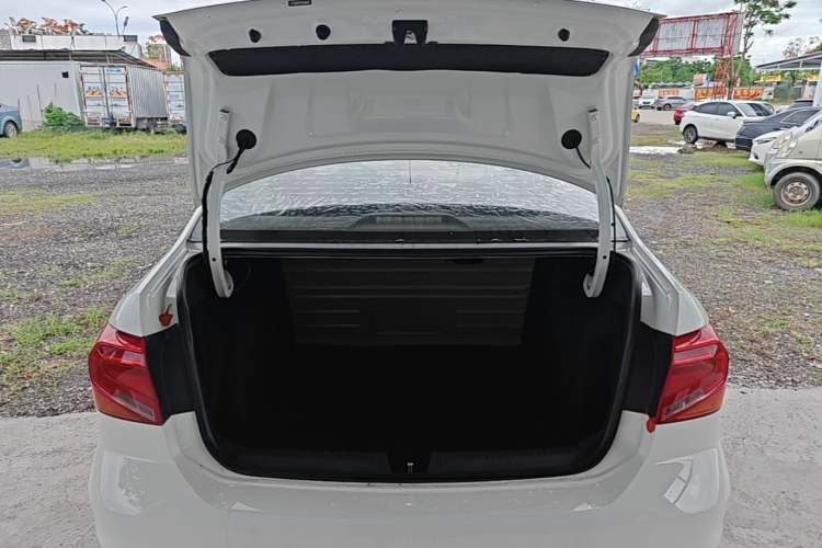Used Volkswagen Jetta 2017 1.5L Automatic Fashion Model Trunk