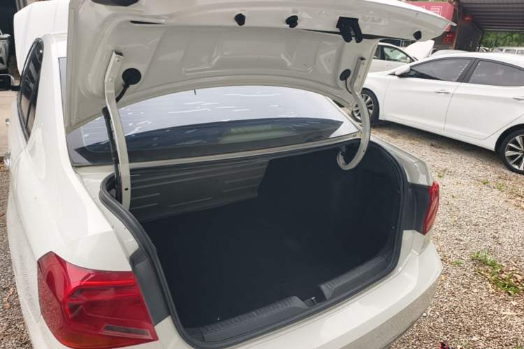 Used Volkswagen Jetta 2017 1.5L Automatic Comfort Model Trunk