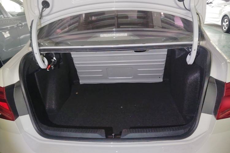 Used Volkswagen Jetta 2017 1.5L Manual Fashion Edition Trunk