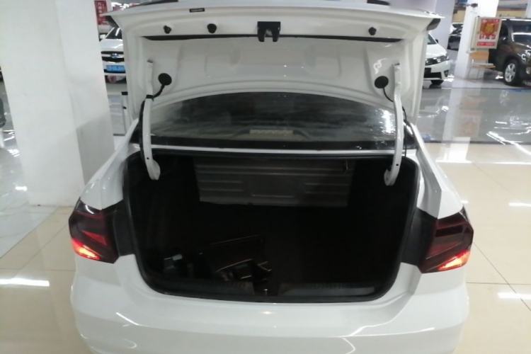 Used Volkswagen Jetta 2017 1.5L Automatic Fashion Model Trunk