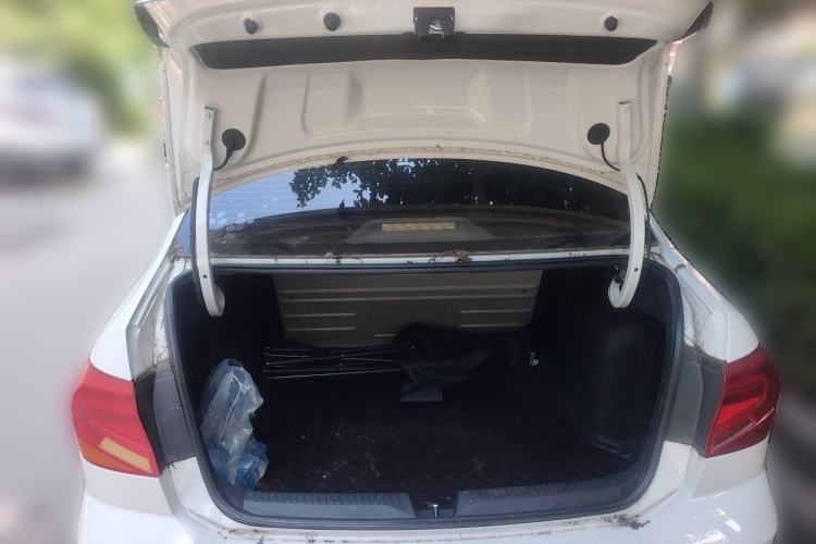 Used Volkswagen Jetta 2017 1.4L Manual Fashion Edition Trunk