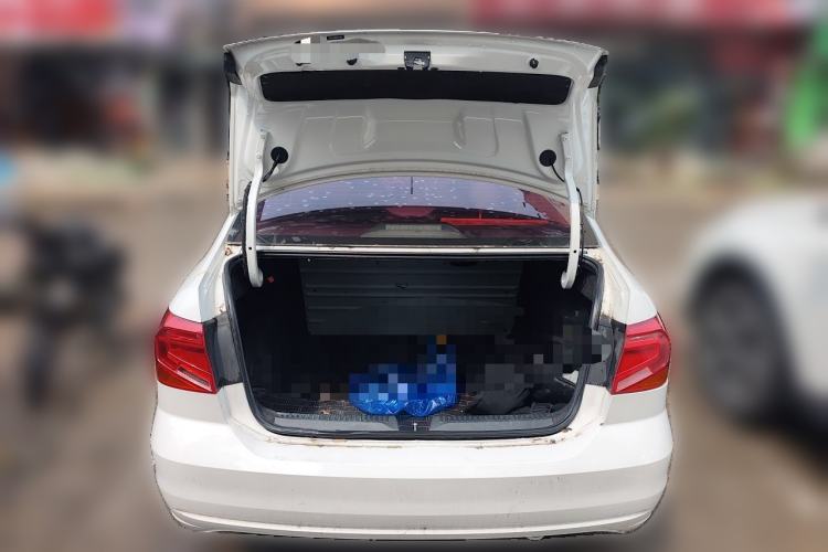 Used Volkswagen Jetta 2017 1.4L Manual Fashion Edition Trunk