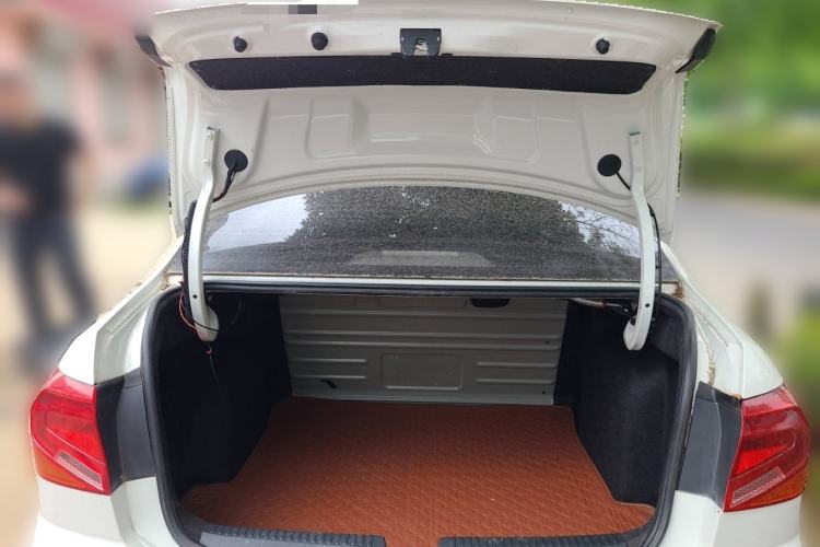 Used Volkswagen Jetta 2017 1.4L Manual Fashion Edition Trunk