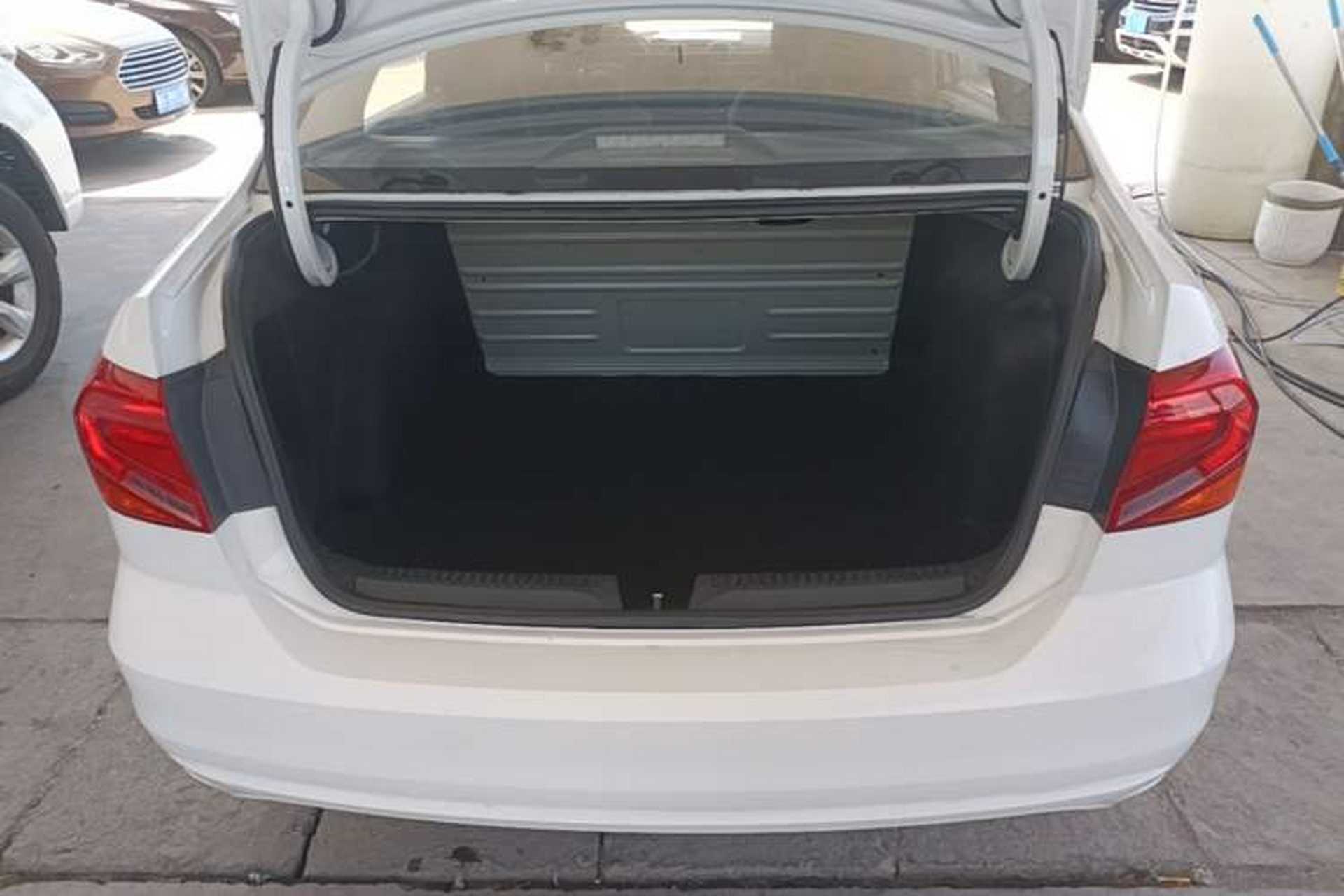 Used Volkswagen Jetta 2017 1.5L Automatic Fashion Model Trunk