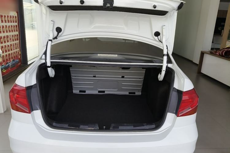 Used Volkswagen Jetta 2017 1.5L Manual Fashion Edition Trunk