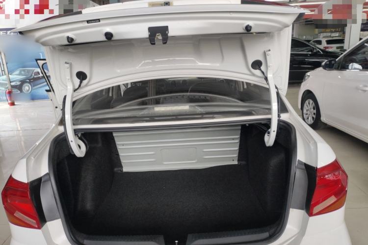 Used Volkswagen Jetta 2017 1.5L Manual Fashion Edition Trunk